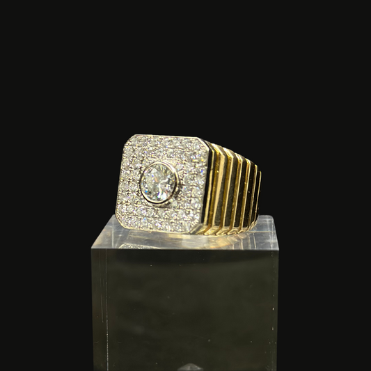 Square Ring 18K With Natural Diamonds